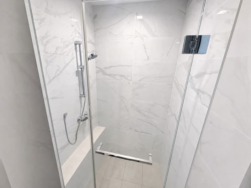 Forest Woods, , 3 Bedrooms, 915 sqft, Condominium For Rent, by Nigel Chow, 500223680 - Bathroom - PropertyGuru.com.sg