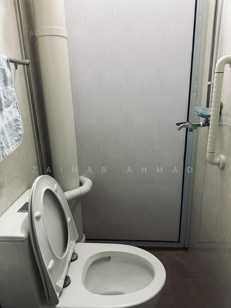 37 Circuit Road, 37 Circuit Road, Room Rental, 200 sqft, HDB Flat For Rent, by Zainab Ahmad, 500223685 - Bathroom - PropertyGuru.com.sg