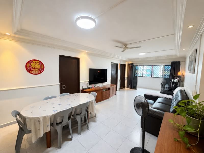 250 Choa Chu Kang Avenue 2, 250 Choa Chu Kang Avenue 2, 4 Bedrooms, 1,356 sqft, HDB Flat For Sale, by Mario Ong Jun Zhi, 500223691 - Living Room - PropertyGuru.com.sg