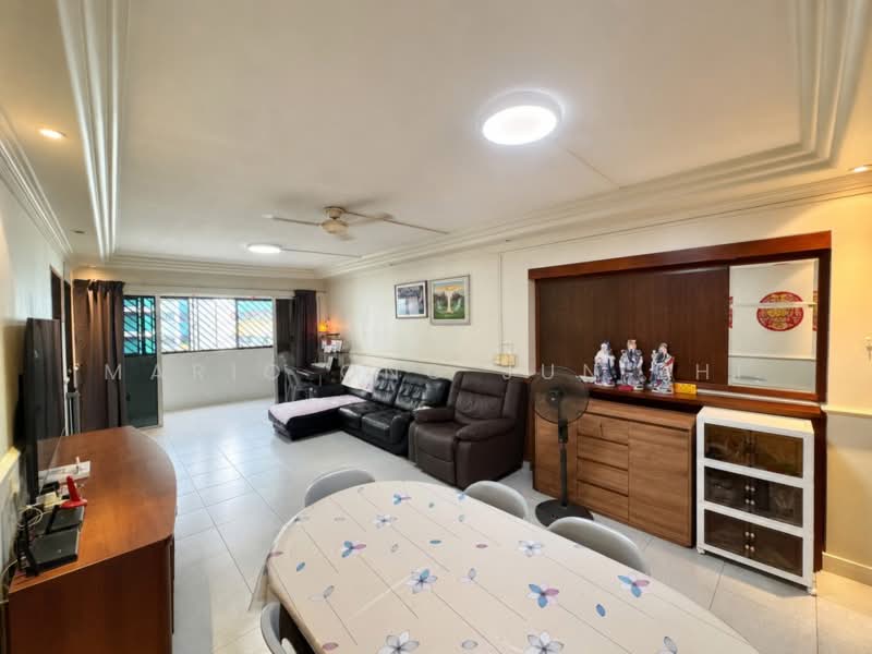 250 Choa Chu Kang Avenue 2, 250 Choa Chu Kang Avenue 2, 4 Bedrooms, 1,356 sqft, HDB Flat For Sale, by Mario Ong Jun Zhi, 500223691 - Living Room - PropertyGuru.com.sg