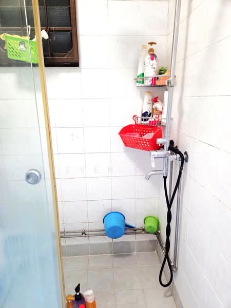 629 Woodlands Ring Road, 629 Woodlands Ring Road, Room Rental, 120 sqft, HDB Flat For Rent, by Steven Choo, 500223694 - Bathroom - PropertyGuru.com.sg
