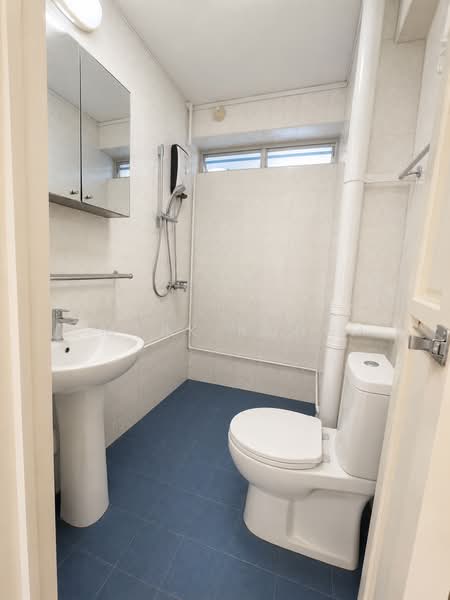 95 Whampoa Drive, 95 Whampoa Drive, 3 Bedrooms, 980 sqft, HDB Flat For Rent, by Mark Kong, 500223703 - Bathroom - PropertyGuru.com.sg