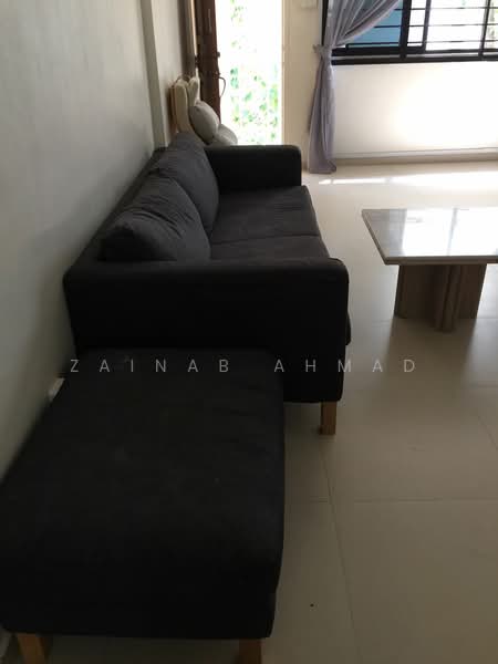 272 Tampines Street 22, 272 Tampines Street 22, Room Rental, 150 sqft, HDB Flat For Rent, by Zainab Ahmad, 500223706 - Living Room - PropertyGuru.com.sg