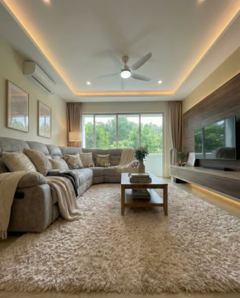 Guilin View, 24 Bukit Batok Street 52, 4 Bedrooms, 1,528 sqft, Condominium For Sale, by Elson Wang, 500223707 - Living Room - PropertyGuru.com.sg