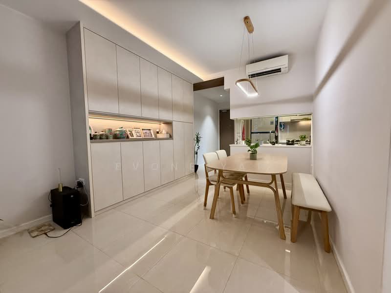 Treasure at Tampines, 25 Tampines Lane, 4 Bedrooms, 1,238 sqft, Condominium For Sale, by Evone Yap, 500223709 - Dining Room - PropertyGuru.com.sg