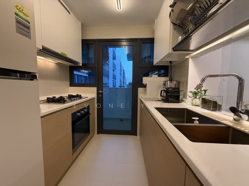 Treasure at Tampines, 25 Tampines Lane, 4 Bedrooms, 1,238 sqft, Condominium For Sale, by Evone Yap, 500223709 - Kitchen - PropertyGuru.com.sg