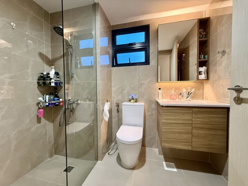 Treasure at Tampines, 25 Tampines Lane, 4 Bedrooms, 1,238 sqft, Condominium For Sale, by Evone Yap, 500223709 - Bathroom - PropertyGuru.com.sg