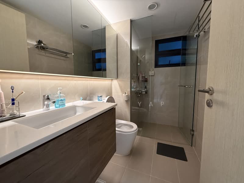 Treasure at Tampines, 25 Tampines Lane, 4 Bedrooms, 1,238 sqft, Condominium For Sale, by Evone Yap, 500223709 - Bathroom - PropertyGuru.com.sg
