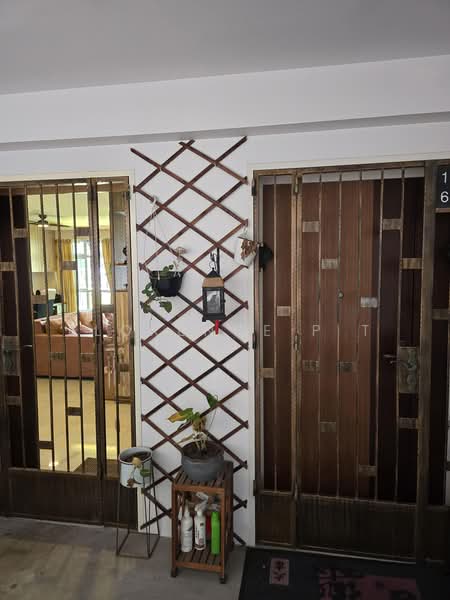 662C Edgedale Plains, 662C Edgedale Plains, 3 Bedrooms, 113 sqft, HDB Flat For Sale, by Florence P T, 500223747 - Front entrance - PropertyGuru.com.sg