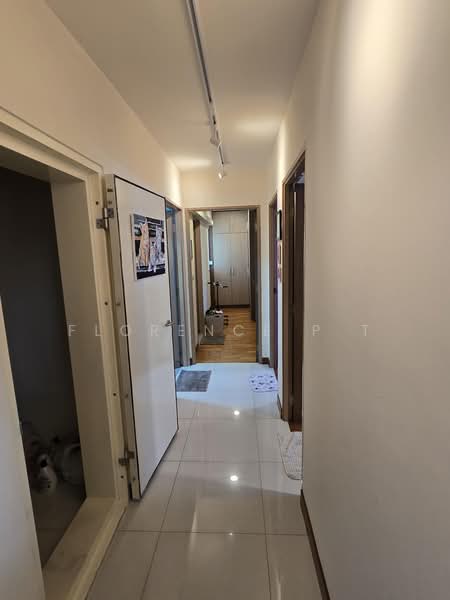 662C Edgedale Plains, 662C Edgedale Plains, 3 Bedrooms, 113 sqft, HDB Flat For Sale, by Florence P T, 500223747 - Walkway - PropertyGuru.com.sg