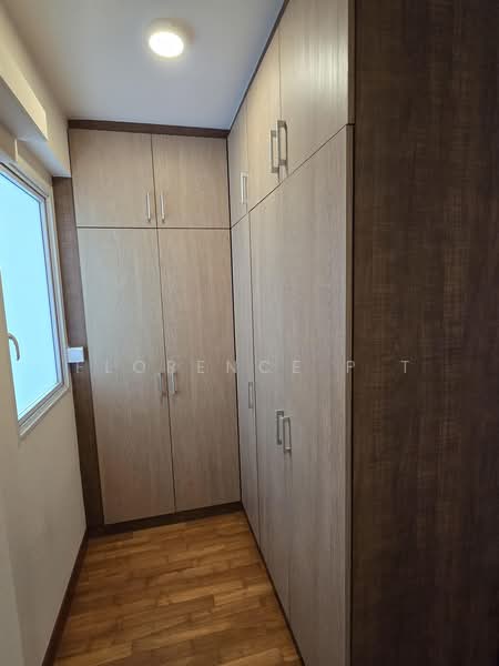 662C Edgedale Plains, 662C Edgedale Plains, 3 Bedrooms, 113 sqft, HDB Flat For Sale, by Florence P T, 500223747 - Walk in wardrobe at Master bedroom - PropertyGuru.com.sg