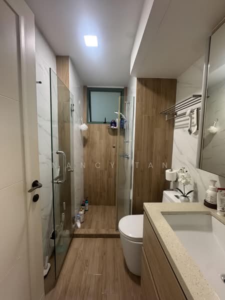 Palm Gardens, 3 Hong San Walk, 3 Bedrooms, 1,206 sqft, Condominium For Sale, by Nancy Tan, 500223748 - Bathroom - PropertyGuru.com.sg