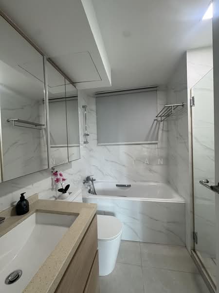 Palm Gardens, 3 Hong San Walk, 3 Bedrooms, 1,206 sqft, Condominium For Sale, by Nancy Tan, 500223748 - Bathroom - PropertyGuru.com.sg