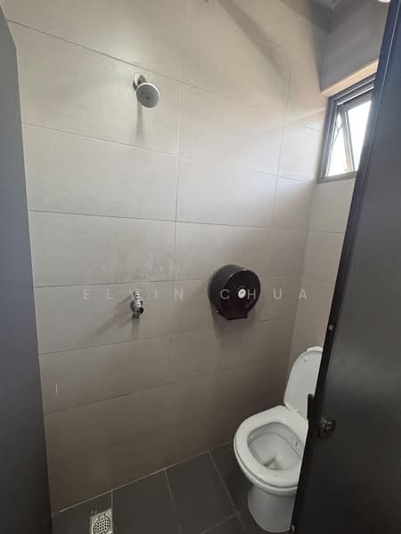 2F Jalan Papan, 2F Jalan Papan, 335 sqft, Dormitory For Rent, by Elvin Chua, 500223754 - Bathroom - CommercialGuru.com.sg