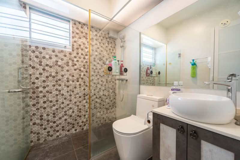209C Punggol Place, 209C Punggol Place, 2 Bedrooms, 721 sqft, HDB Flat For Sale, by Damien Tan, 500223768 - Bathroom - PropertyGuru.com.sg