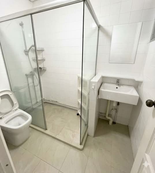 542 Serangoon North Avenue 4, 542 Serangoon North Avenue 4, 3 Bedrooms, 1,668 sqft, HDB Flat For Sale, by Jody Tan, 500223771 - Bathroom - PropertyGuru.com.sg