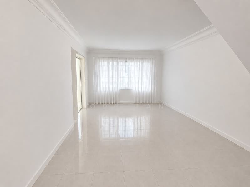 542 Serangoon North Avenue 4, 542 Serangoon North Avenue 4, 3 Bedrooms, 1,668 sqft, HDB Flat For Sale, by Jody Tan, 500223771 - Living Room - PropertyGuru.com.sg
