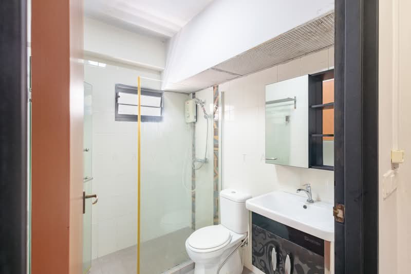 426A Yishun Avenue 11, 426A Yishun Avenue 11, 3 Bedrooms, 1,206 sqft, HDB Flat For Sale, by Rayden Tan, 500223779 - Bathroom - PropertyGuru.com.sg