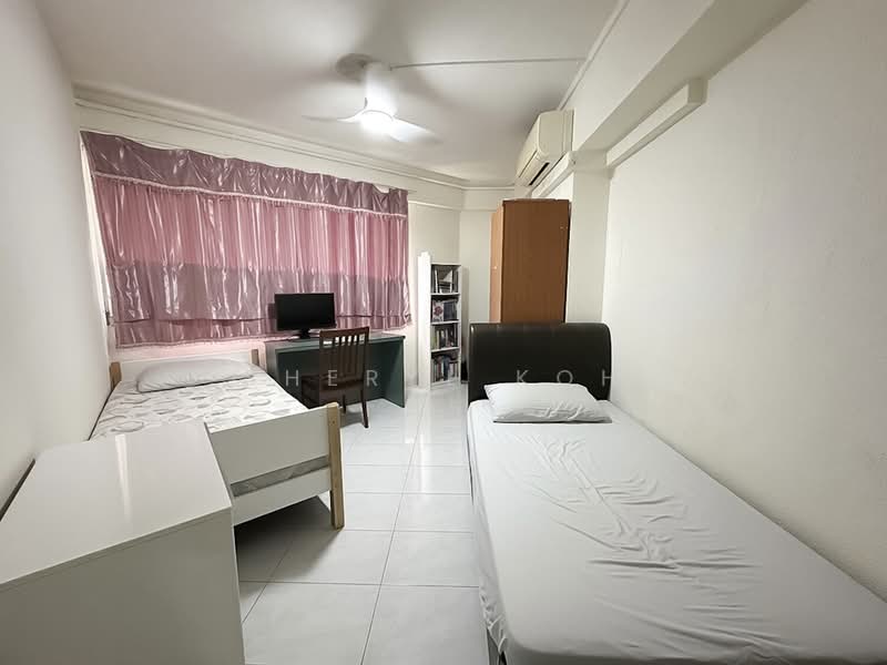 419 Hougang Avenue 8, 419 Hougang Avenue 8, 4 Bedrooms, 1,162 sqft, HDB Flat For Sale, by Sheryl Koh, 500223783 - Bedroom - PropertyGuru.com.sg