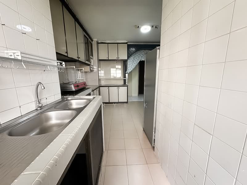419 Hougang Avenue 8, 419 Hougang Avenue 8, 4 Bedrooms, 1,162 sqft, HDB Flat For Sale, by Sheryl Koh, 500223783 - Kitchen - PropertyGuru.com.sg