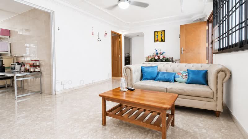 636 Hougang Avenue 8, 636 Hougang Avenue 8, 3 Bedrooms, 904 sqft, HDB Flat For Sale, by Godfrey Chan, 500223787 - Living Room - PropertyGuru.com.sg