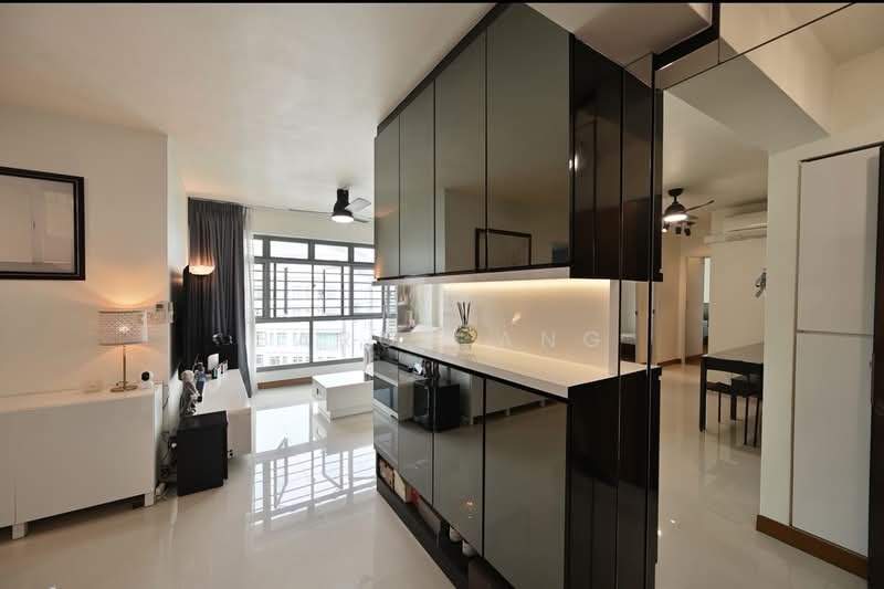 316A Punggol Way, 316A Punggol Way, 3 Bedrooms, 1,001 sqft, HDB Flat For Sale, by Baron Ang, 500223792 - Living Room - PropertyGuru.com.sg