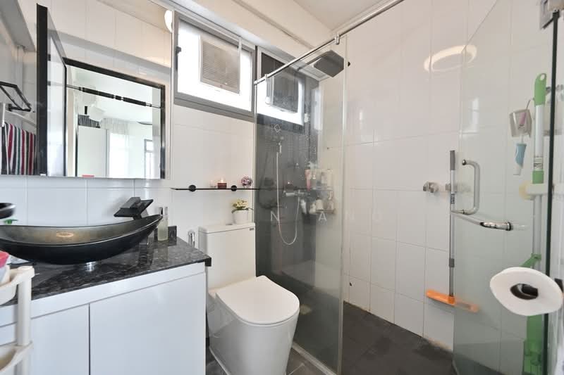 316A Punggol Way, 316A Punggol Way, 3 Bedrooms, 1,001 sqft, HDB Flat For Sale, by Baron Ang, 500223792 - Bathroom - PropertyGuru.com.sg