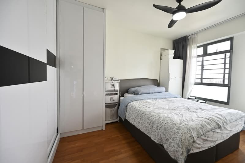 316A Punggol Way, 316A Punggol Way, 3 Bedrooms, 1,001 sqft, HDB Flat For Sale, by Baron Ang, 500223792 - Master bedroom - PropertyGuru.com.sg