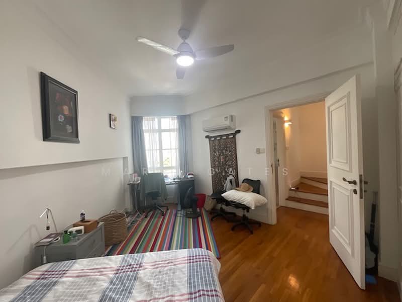 Kew Green, 37 Kew Crescent, 4 Bedrooms, 3,885 sqft, Condominium For Sale, by Marie Gates, 500223794 - 2nd Bedroom fits double bed and desk - PropertyGuru.com.sg