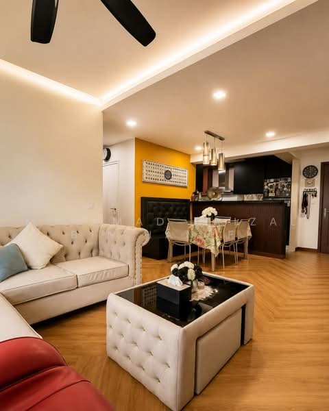 456 Segar Road, 456 Segar Road, 3 Bedrooms, 1,001 sqft, HDB Flat For Sale, by Mohamad Faizal Bin Hanafi, 500223797 - Living Room - PropertyGuru.com.sg