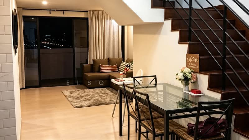 51 Teban Gardens Road, 51 Teban Gardens Road, 4 Bedrooms, 1,572 sqft, HDB Flat For Sale, by Elson Wang, 500223805 - Living Room - PropertyGuru.com.sg