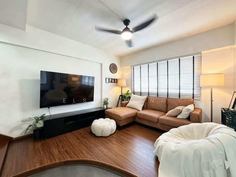 51 Teban Gardens Road, 51 Teban Gardens Road, 4 Bedrooms, 1,572 sqft, HDB Flat For Sale, by Elson Wang, 500223805 - Living Room - PropertyGuru.com.sg