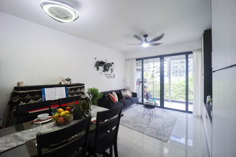 Parc Centros, 82 Punggol Central, 3 Bedrooms, 990 sqft, Condominium For Sale, by Ryan Chin 陈世川, 500223807 - Living Room - PropertyGuru.com.sg