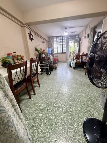 32 Holland Close, 32 Holland Close, 2 Bedrooms, 635 sqft, HDB Flat For Sale, by Nina Marjinah Sairi, 500223819 - Living Room - PropertyGuru.com.sg