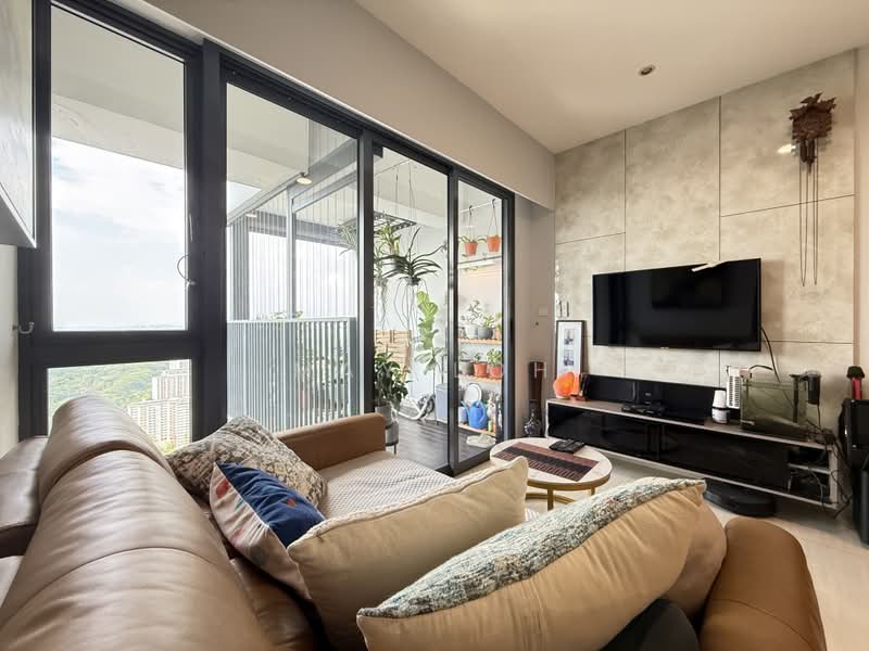 311C Clementi Avenue 4, 311C Clementi Avenue 4, 3 Bedrooms, 883 sqft, HDB Flat For Sale, by May Loh, 500223840 - Living Room - PropertyGuru.com.sg