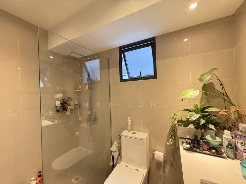 311C Clementi Avenue 4, 311C Clementi Avenue 4, 3 Bedrooms, 883 sqft, HDB Flat For Sale, by May Loh, 500223840 - Bathroom - PropertyGuru.com.sg
