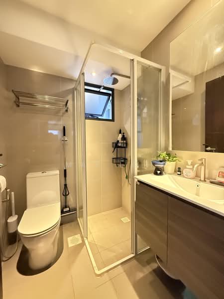 311C Clementi Avenue 4, 311C Clementi Avenue 4, 3 Bedrooms, 883 sqft, HDB Flat For Sale, by May Loh, 500223840 - Bathroom - PropertyGuru.com.sg