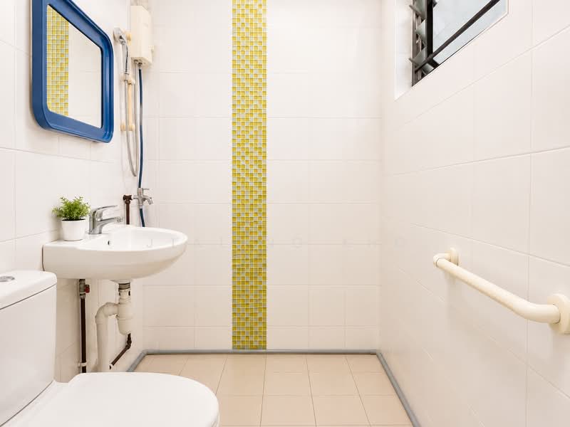 318 Ubi Avenue 1, 318 Ubi Avenue 1, 3 Bedrooms, 904 sqft, HDB Flat For Sale, by Jialing Kho, 500223842 - Bathroom - PropertyGuru.com.sg