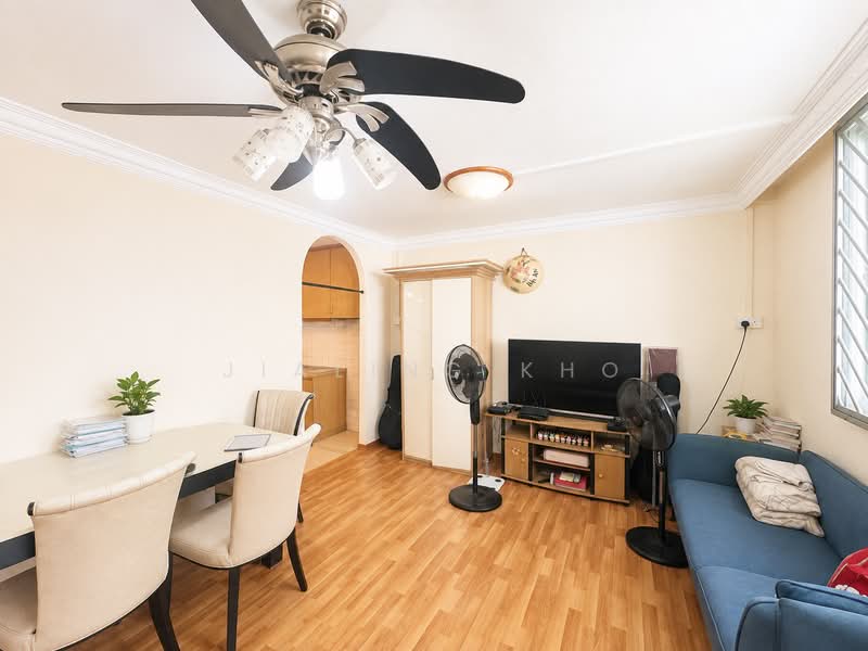 318 Ubi Avenue 1, 318 Ubi Avenue 1, 3 Bedrooms, 904 sqft, HDB Flat For Sale, by Jialing Kho, 500223842 - Living Room - PropertyGuru.com.sg