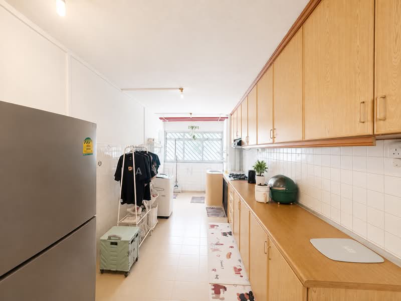 318 Ubi Avenue 1, 318 Ubi Avenue 1, 3 Bedrooms, 904 sqft, HDB Flat For Sale, by Jialing Kho, 500223842 - Kitchen - PropertyGuru.com.sg