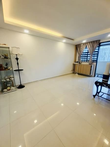 91 Lorong 3 Toa Payoh, 91 Lorong 3 Toa Payoh, 2 Bedrooms, 732 sqft, HDB Flat For Sale, by Linda Loh, 500223848 - Living Room - PropertyGuru.com.sg