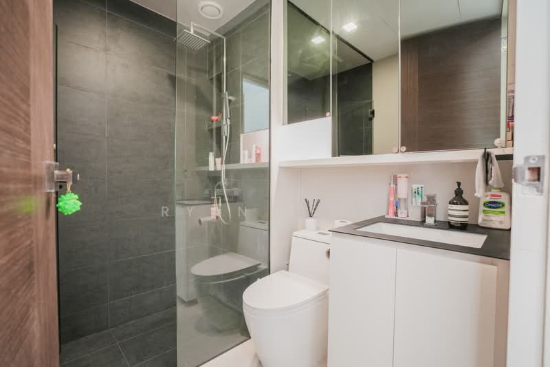 The Arris, 28 Yan Kit Road, 2 Bedrooms, 990 sqft, Apartment For Rent, by Ryan Heng, 500223854 - Bathroom - PropertyGuru.com.sg