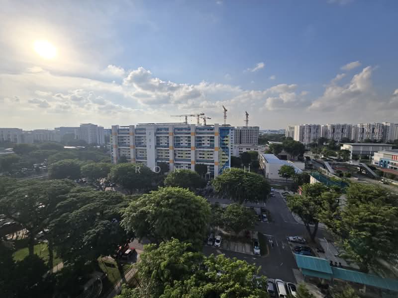 505 Bedok North Avenue 3, 505 Bedok North Avenue 3, Room Rental, 250 sqft, HDB Flat For Rent, by Ron Loh, 500223858 - Exterior - PropertyGuru.com.sg