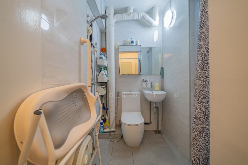 155 Bedok South Avenue 3, 155 Bedok South Avenue 3, 4 Bedrooms, 1,636 sqft, HDB Flat For Sale, by Desmond Lim, 500223860 - Bathroom - PropertyGuru.com.sg