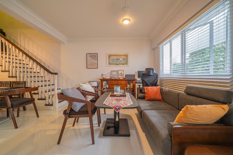 155 Bedok South Avenue 3, 155 Bedok South Avenue 3, 4 Bedrooms, 1,636 sqft, HDB Flat For Sale, by Desmond Lim, 500223860 - Living Room - PropertyGuru.com.sg