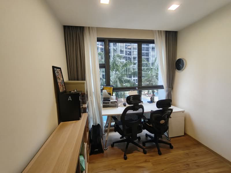 Prive, 35 Punggol Field, 3 Bedrooms, 1,055 sqft, Executive Condominium For Sale, by Alan Heng, 500223870 - Common bedroom - PropertyGuru.com.sg