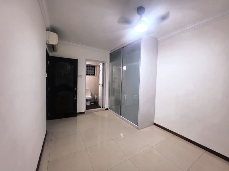686B Jurong West Central 1, 686B Jurong West Central 1, 3 Bedrooms, 1,011 sqft, HDB Flat For Sale, by Jane Teo, 500223875 - Masterbedroom - PropertyGuru.com.sg