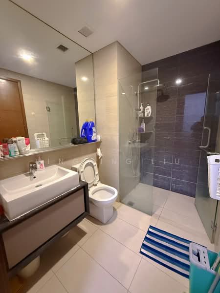 The Promenade @ Pelikat, 183 Jalan Pelikat, 3 Bedrooms, 1,378 sqft, Condominium For Sale, by Tingting Liu, 500223876 - Bathroom - PropertyGuru.com.sg