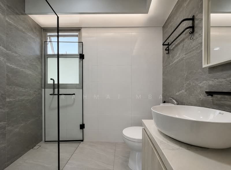 355A Anchorvale Lane, 355A Anchorvale Lane, 3 Bedrooms, 1,001 sqft, HDB Flat For Sale, by Rahmat MBA, 500223890 - Master Bathroom - PropertyGuru.com.sg