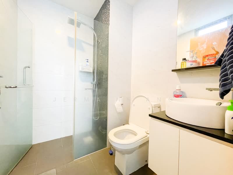 Loft@Holland, 151 Holland Road, 1 Bedroom, 323 sqft, Condominium For Sale, by Jermaine Ang, 500223895 - Bathroom - PropertyGuru.com.sg